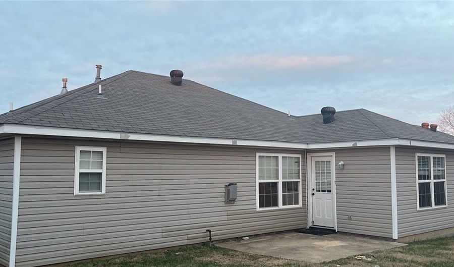 2607 SW 10Th St, Bentonville, AR 72712 - 3 Beds, 2 Bath