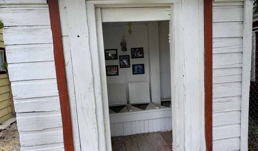 21 N Main St, Eureka, NV 89316 - 3 Beds, 3 Bath