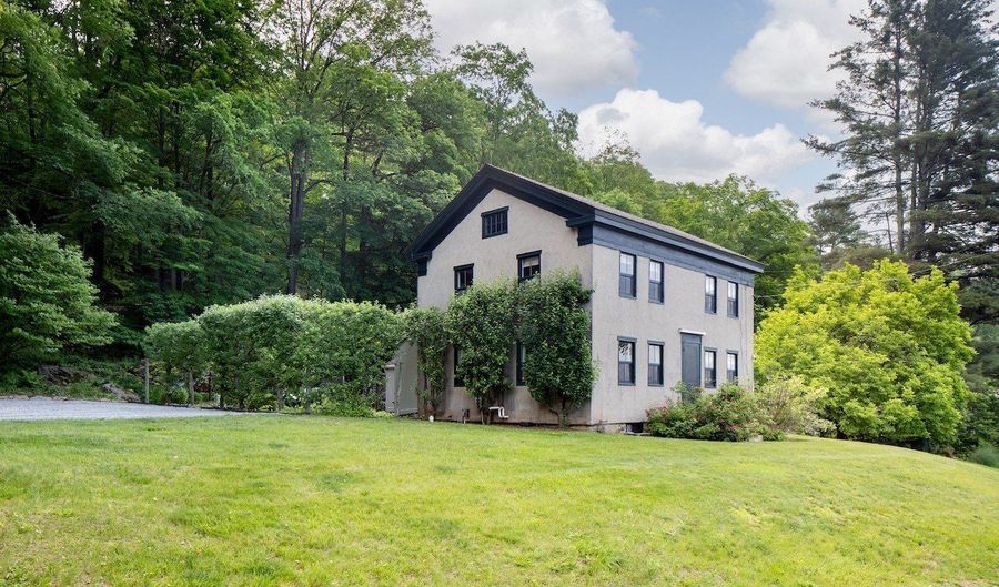 163 Dublin Rd, Canaan, CT 06031 - 2 Beds, 2 Bath