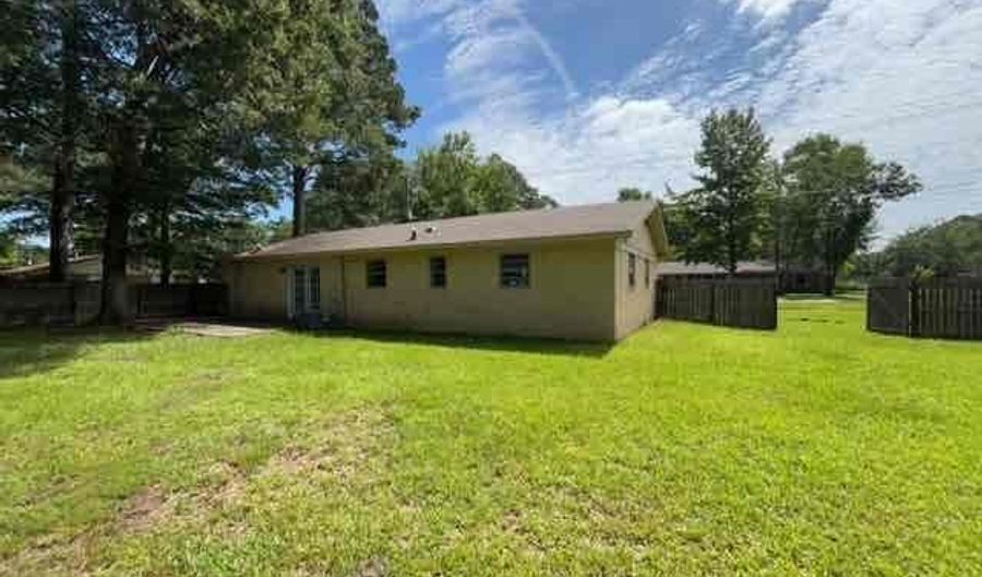 420 Woodward St, Amory, MS 38821 - 3 Beds, 1 Bath