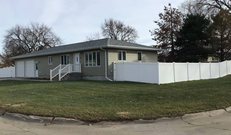 509 E 2nd St, Atkinson, NE 68713 - 3 Beds, 3 Bath