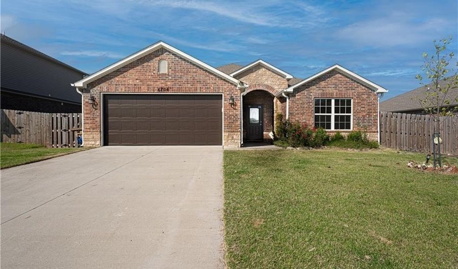 6704 Pilgrim Rd, Bentonville, AR 72713 - 4 Beds, 2 Bath