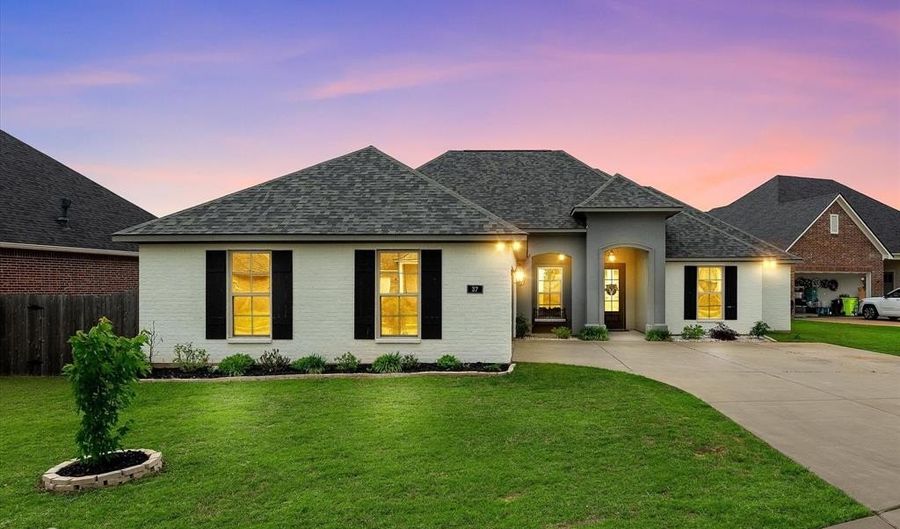 37 Crowder Dr, Benton, LA 71006 - 4 Beds, 3 Bath