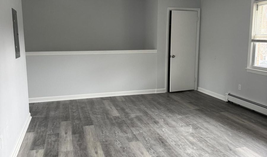96 East Ave 10, Atlantic Highlands, NJ 07716 - 1 Beds, 1 Bath