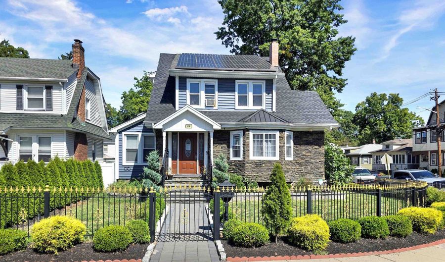 64 VAN HOUTEN Pl, Belleville, NJ 07109 - 5 Beds, 2 Bath