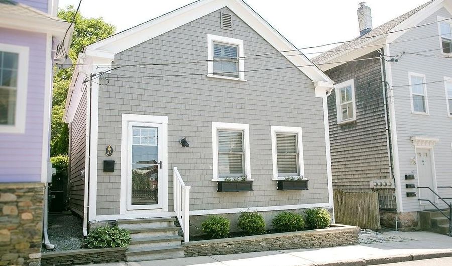 45 Holland St, Newport, RI 02840 - 3 Beds, 2 Bath