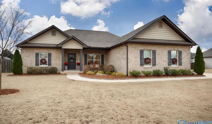 17115 Freedom Dr, Athens, AL 35613 - 3 Beds, 3 Bath