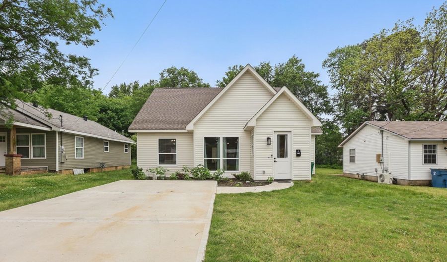 712 W Ashley St, Benton, AR 72015 - 3 Beds, 2 Bath