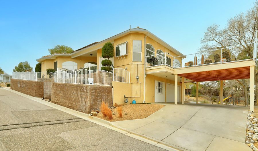 701 Stagecoach Rd SE, Albuquerque, NM 87123 - 3 Beds, 2 Bath