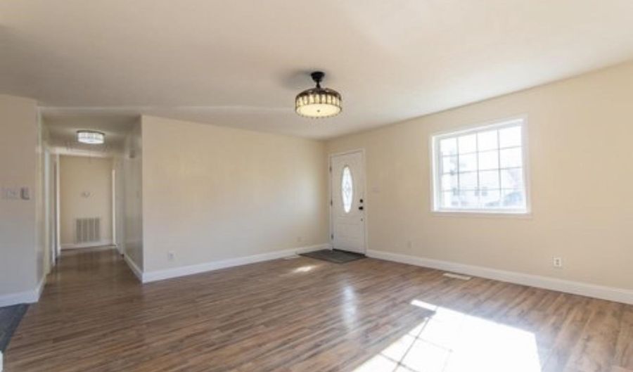 233 BEAVERWOOD Dr, Adamsville, TN 38310 - 3 Beds, 2 Bath