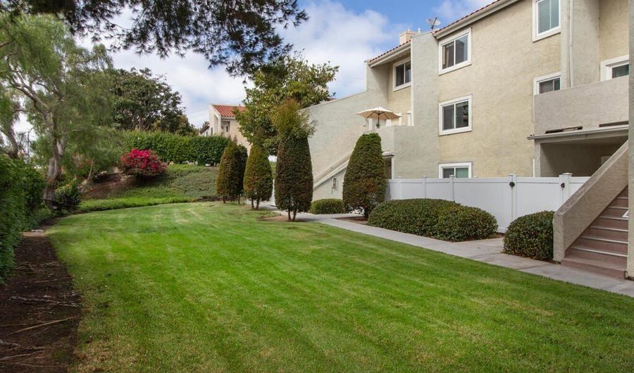 6907 Quail Pl F, Carlsbad, CA 92009 - 2 Beds, 2 Bath