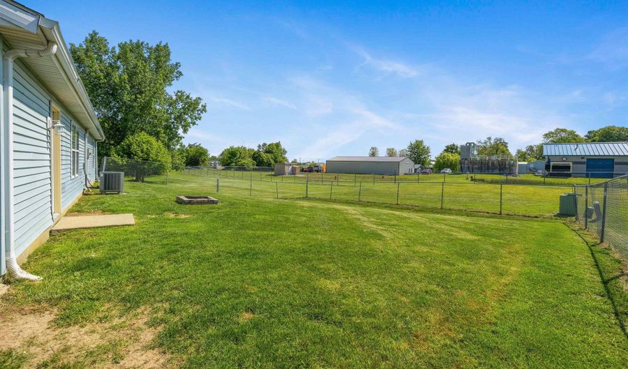 103 Adams Ct, Ashley, IN 46705 - 3 Beds, 1 Bath