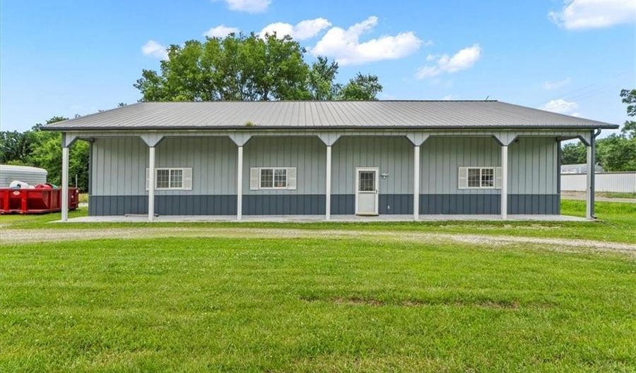 601 E 3rd St, Adrian, MO 64720 - 1 Beds, 1 Bath