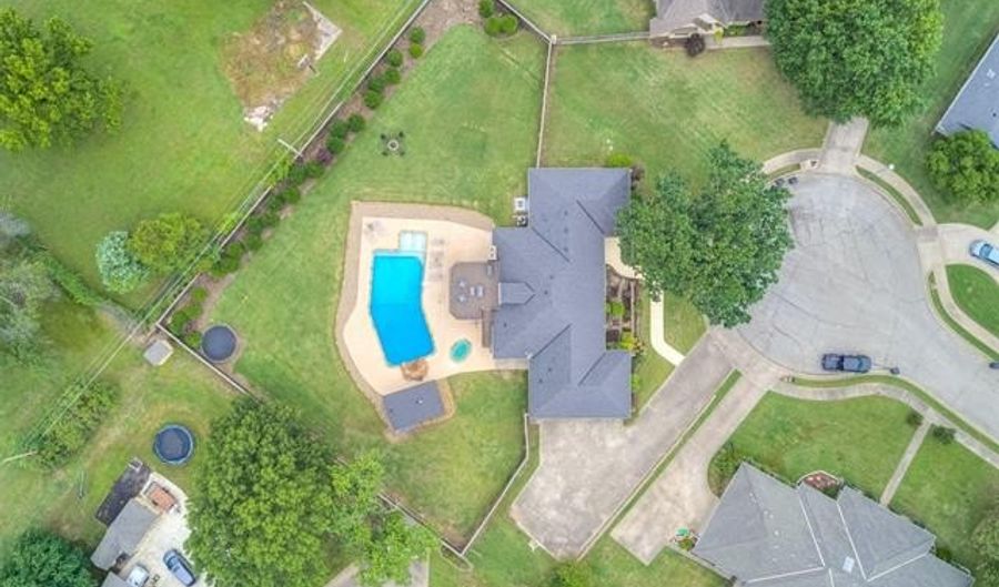 2216 Heidi Ct, Bartlesville, OK 74006 - 5 Beds, 5 Bath
