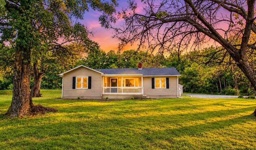 4841 SANDTOWN Rd, Felton, DE 19943 - 4 Beds, 2 Bath