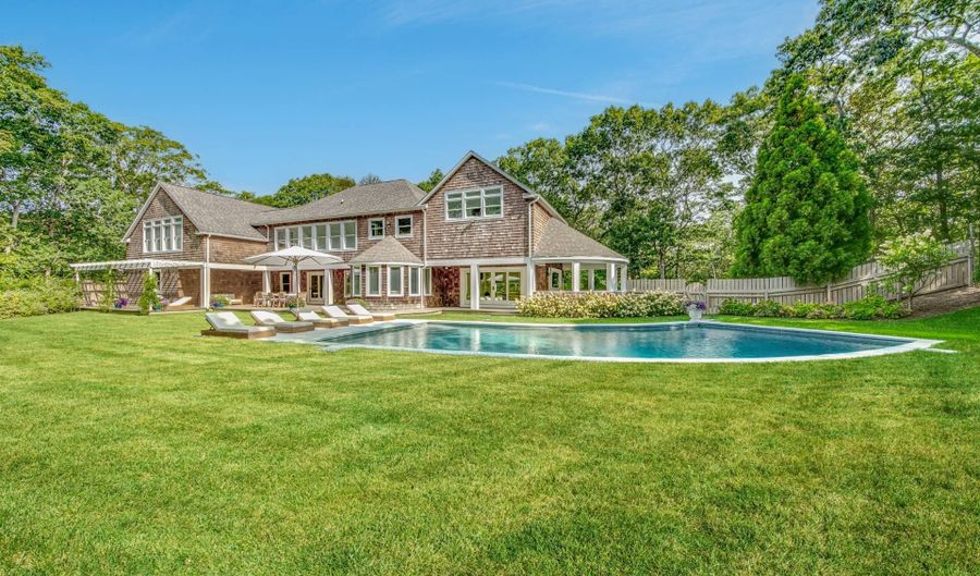 5 Catalpa Pl, Amagansett, NY 11930 - 6 Beds, 6 Bath