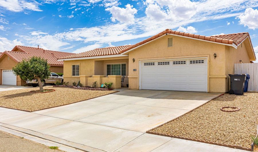 20805 W Lake Dr, California City, CA 93505 - 3 Beds, 2 Bath