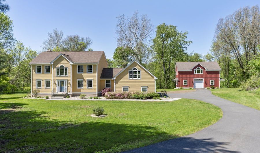555 Waterville Rd, Avon, CT 06001 - 3 Beds, 3 Bath