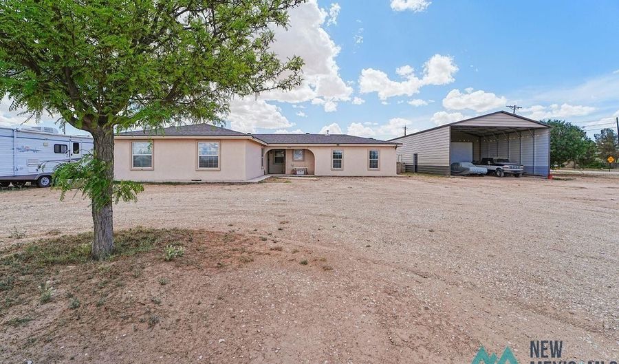 1213 Smedley Rd, Carlsbad, NM 88220 - 3 Beds, 2 Bath