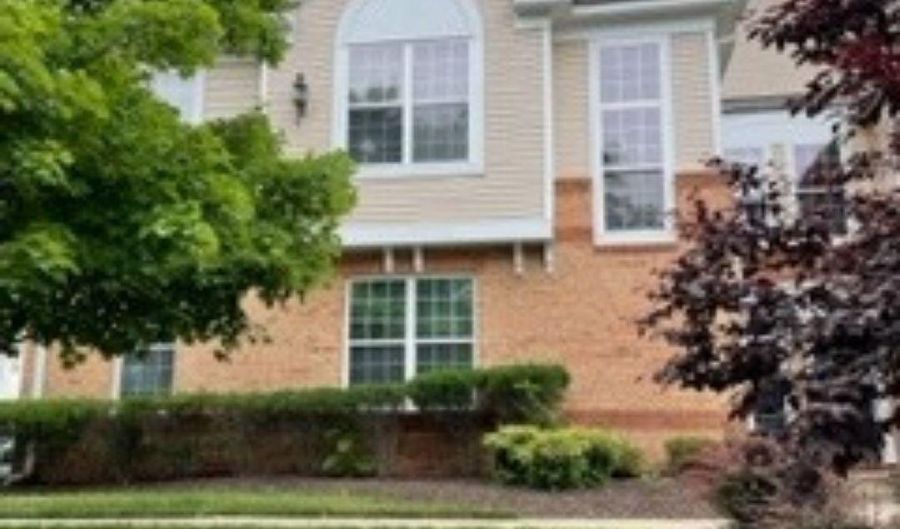 43920 HICKORY CORNER Ter 111, Ashburn, VA 20147 - 2 Beds, 2 Bath