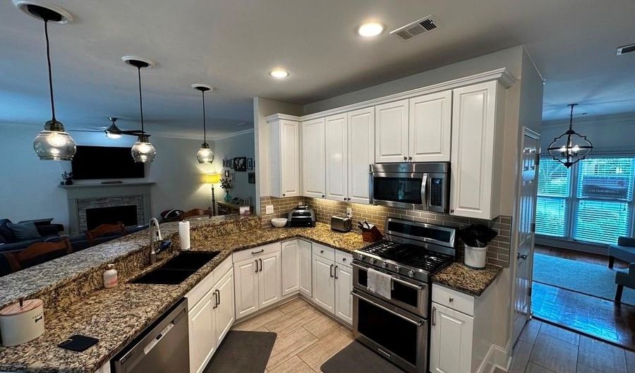 11640 Vista Forest Dr, Alpharetta, GA 30005 - 4 Beds, 3 Bath