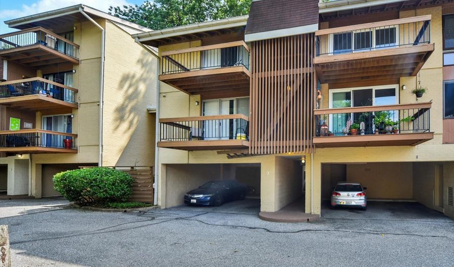 7 CROSS KEYS Rd 7E, Baltimore, MD 21210 - 2 Beds, 2 Bath