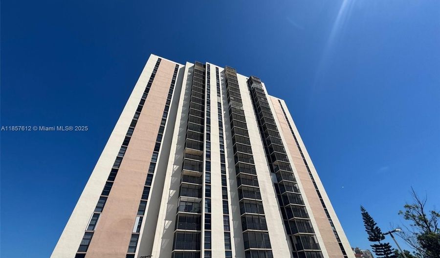 20335 W Country Club Dr 1808, Aventura, FL 33180 - 2 Beds, 2 Bath