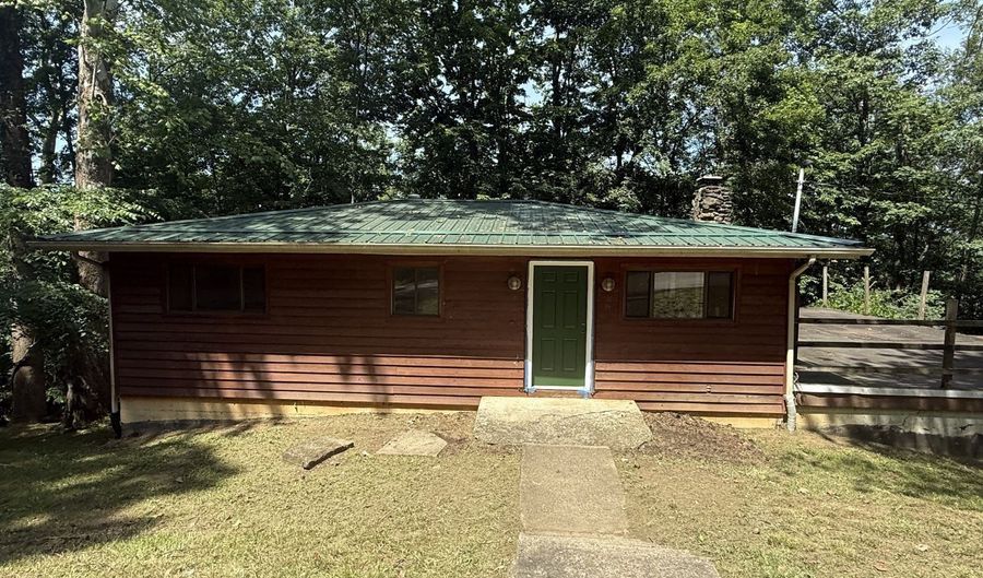 6 Riverview Dr, Athens, OH 45701 - 4 Beds, 2 Bath