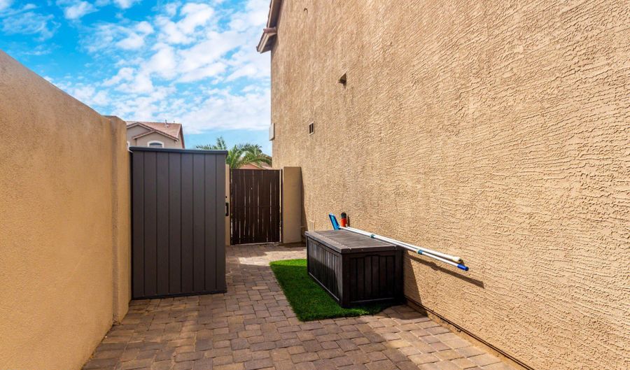 12614 W WHITTON Ave, Avondale, AZ 85392 - 3 Beds, 4 Bath
