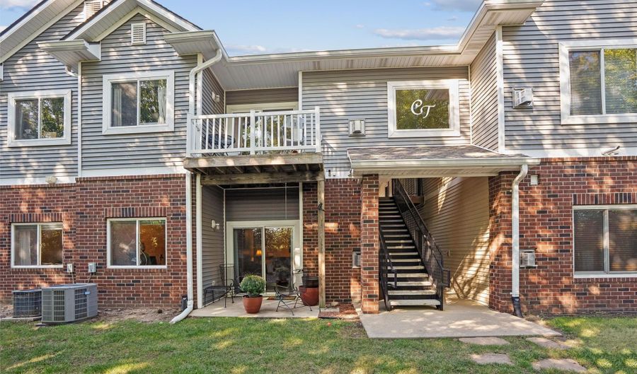 909 7th Ave SE 6, Altoona, IA 50009 - 3 Beds, 2 Bath