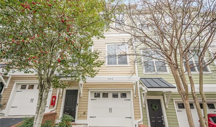 1949 Sterling Oaks Cir NE 13, Atlanta, GA 30319 - 3 Beds, 4 Bath