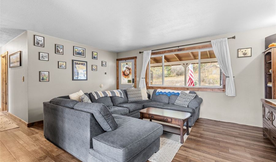 14306 Yenne Point Rd, Bigfork, MT 59911 - 5 Beds, 2 Bath