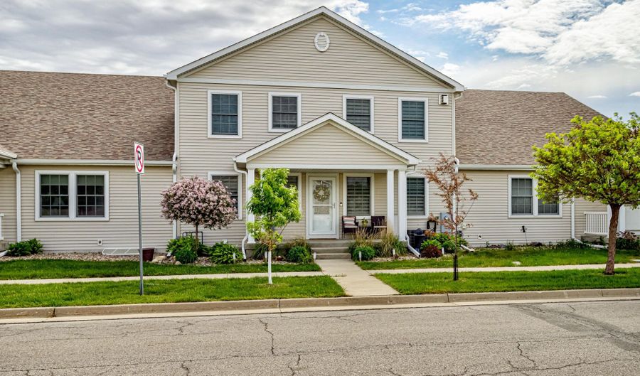 2819 Bristol Dr, Ames, IA 50010 - 4 Beds, 4 Bath