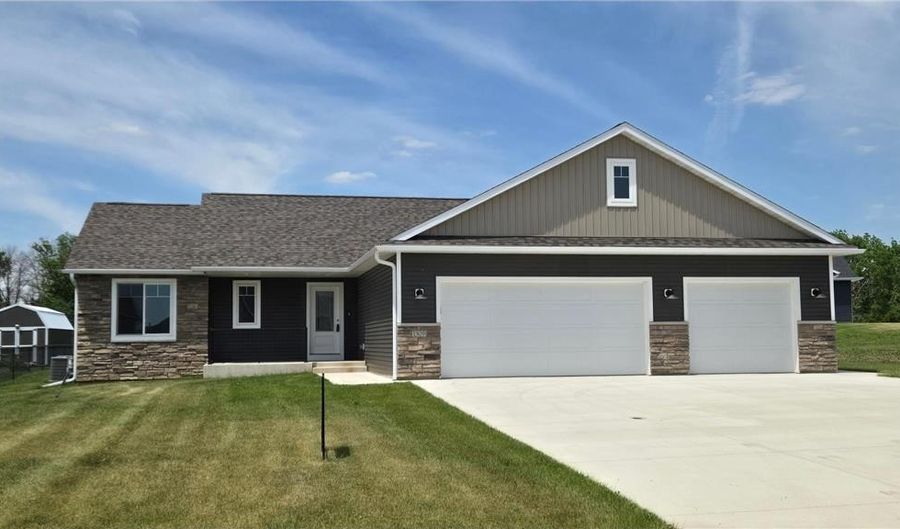 1309 18th St NE, Austin, MN 55912 - 2 Beds, 2 Bath