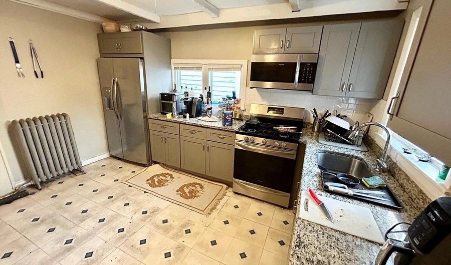 401 W 4th St, Boston, MA 02127 - 5 Beds, 5 Bath