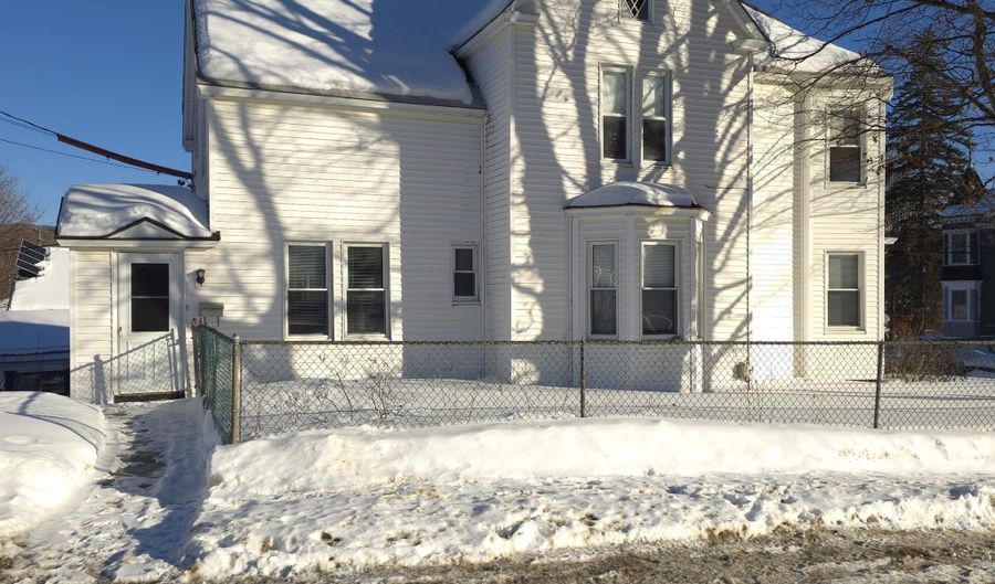 44 7Th St, Berlin, NH 03570 - 3 Beds, 3 Bath