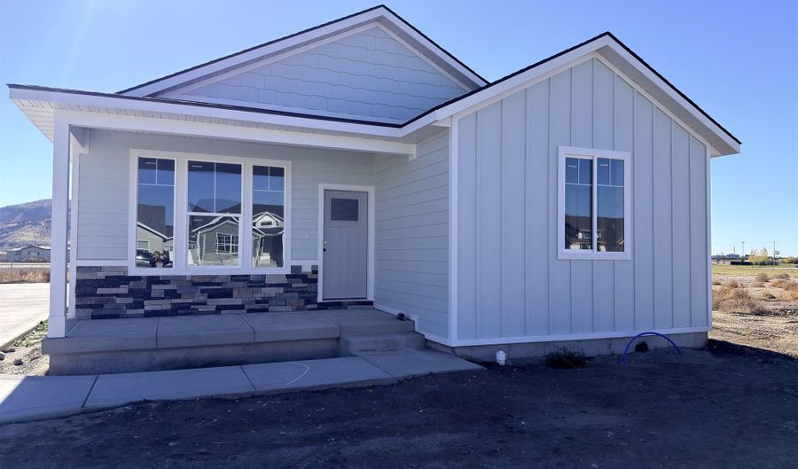 1073 Alpine Ave, Chubbuck, ID 83202 - 3 Beds, 2 Bath