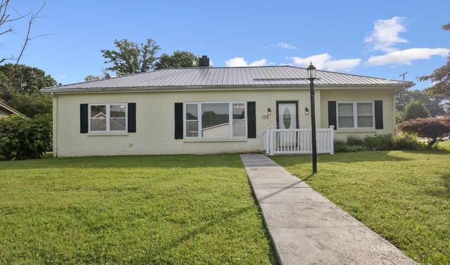 1710 Ridgeway Rd, Aberdeen, OH 45101 - 3 Beds, 2 Bath