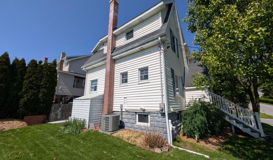 2611 5th St, Altoona, PA 16601 - 3 Beds, 2 Bath