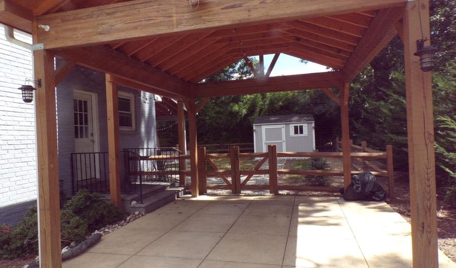 5915 BROOKLAND Rd, Alexandria, VA 22310 - 3 Beds, 2 Bath