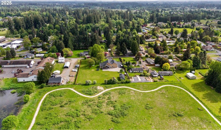 10704 NE 189TH St, Battle Ground, WA 98604 - 4 Beds, 6 Bath