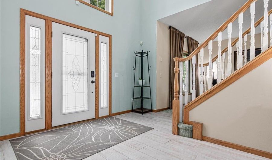 14217 Footbridge Way, Apple Valley, MN 55124 - 4 Beds, 4 Bath