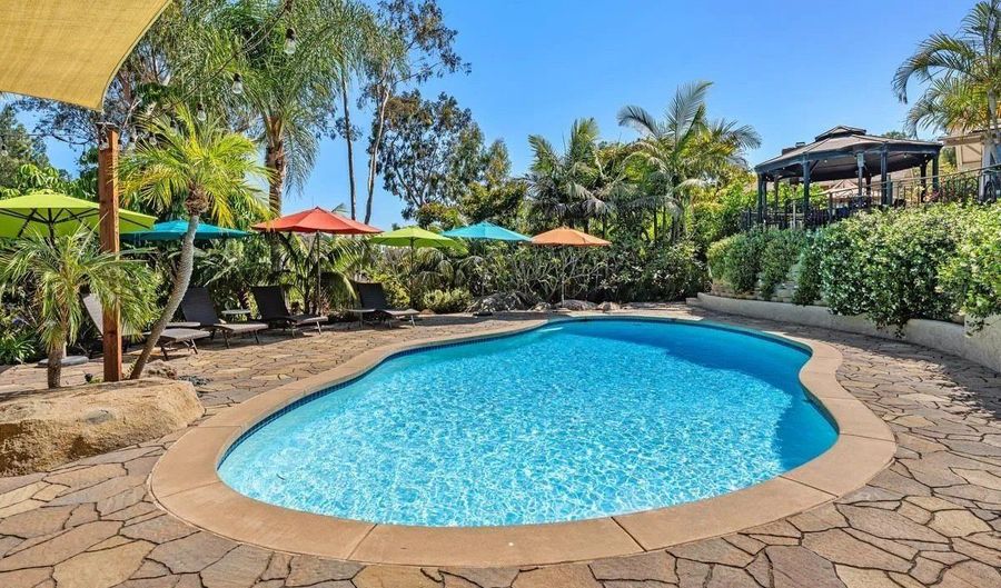 9865 Edgelake Dr, La Mesa, CA 91941 - 5 Beds, 5 Bath