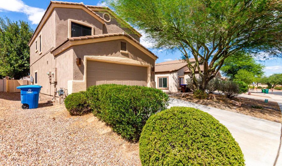 291 E Calle Puente Azul, Sahuarita, AZ 85629 - 4 Beds, 3 Bath
