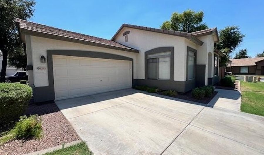 1263 S EMMETT Dr, Chandler, AZ 85286 - 2 Beds, 2 Bath