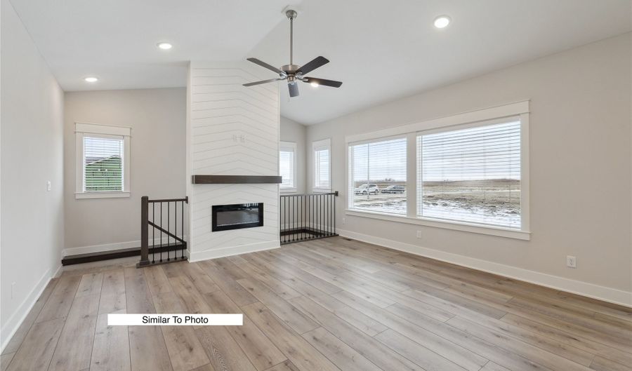 633 34th St SE, Altoona, IA 50009 - 5 Beds, 3 Bath