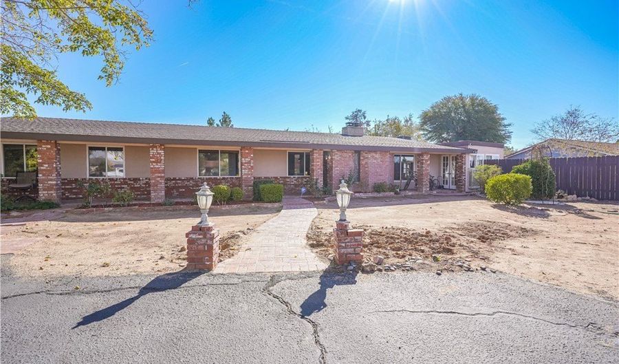 14415 Erie, Apple Valley, CA 92307 - 4 Beds, 3 Bath