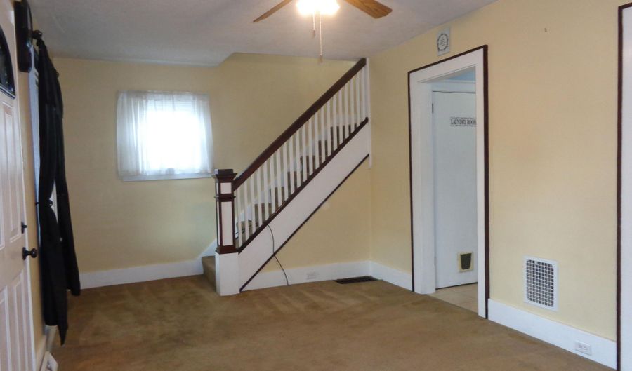 405 Hemlock St, Altoona, PA 16602 - 3 Beds, 2 Bath