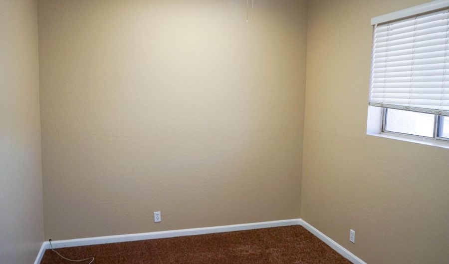 541 N DANIELSON Way, Chandler, AZ 85225 - 4 Beds, 3 Bath