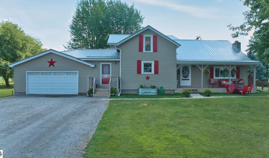 145 W Van Buren Rd, Alma, MI 48801 - 4 Beds, 3 Bath